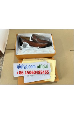 qiqiyg.com louis vuitton pochette metis empreinte leather in bleu the elevated everyday essential 2026 quiet power staple