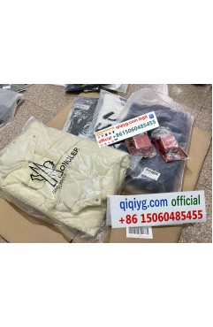 qiqiyg.com saint laurent ysl cassandre matelasse card case wallet black quilted leather with gold monogram 2026 minimalist luxury power accessory