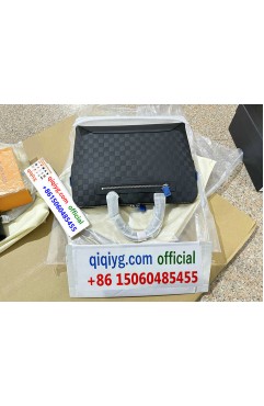 qiqiyg.com saint laurent loulou toy bucket bag in black quilted leather 2026 hacker luxury essential