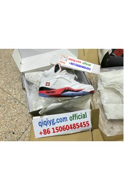 qiqiyg.com chanel cc logo interlocking chunky sneaker pearl whitegoldsilver metallic with oversized cc hardware 2026 parisian femme luxe investment sneaker of the season