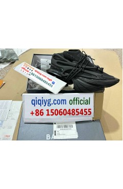 qiqiyg.com burberry classic check cashmere scarf beige iconic plaid heritage elegance essential 2026 quiet luxury staple