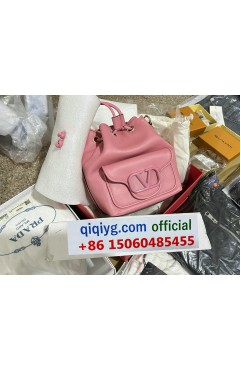 qiqiyg.com prada saffiano leather reversible belt 2026 classic luxury business casual accessory